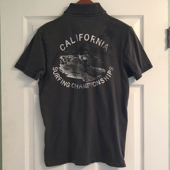 Hollister men’s polo with graphic - Picture 2 of 4